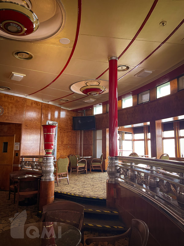 Queen Mary's observation bar with TV